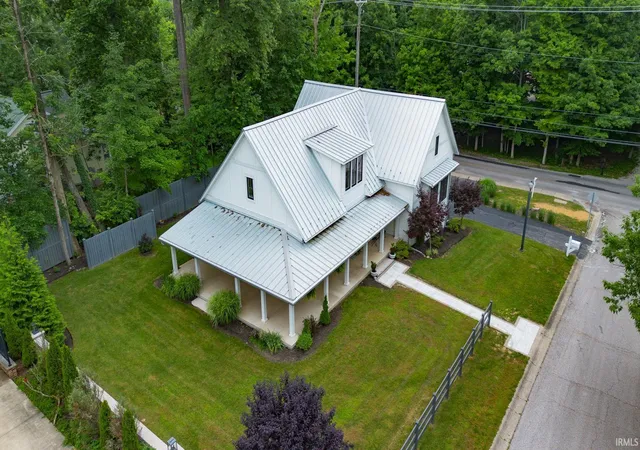 Photo 3 of Manufactured home for sale at 2104 E Woodstock Pl, Bloomington, IN 47401 | MLS# 202633970 | Listing updated on 2026-09-10