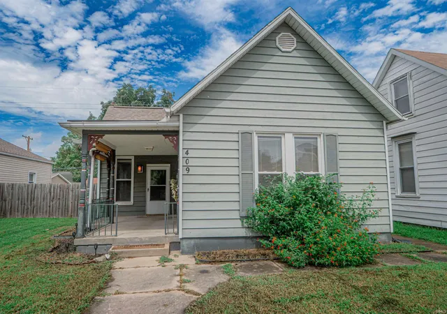 Photo 3 of Manufactured home for sale at 409 E Water St, Mount Vernon, IN 47620 | MLS# 202633971 | Listing updated on 2026-08-25