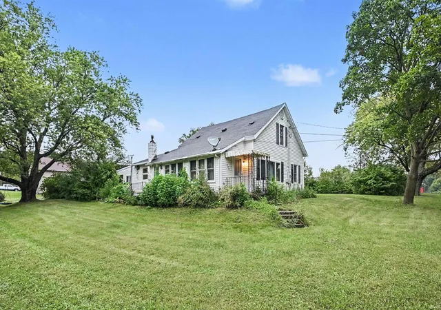 Photo 3 of Manufactured home for sale at 930 Erie St, Wabash, IN 46992 | MLS# 202633975 | Listing updated on 2026-08-31