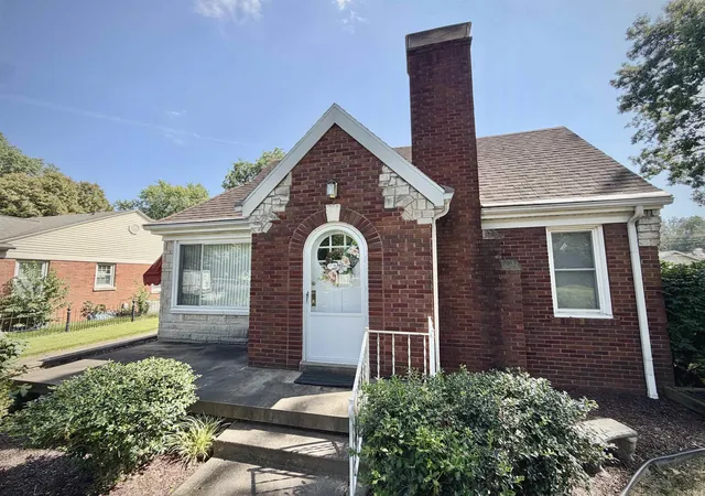 Photo 3 of Manufactured home for sale at 3103 E Mulberry St, Evansville, IN 47714 | MLS# 202633976 | Listing updated on 2026-09-23
