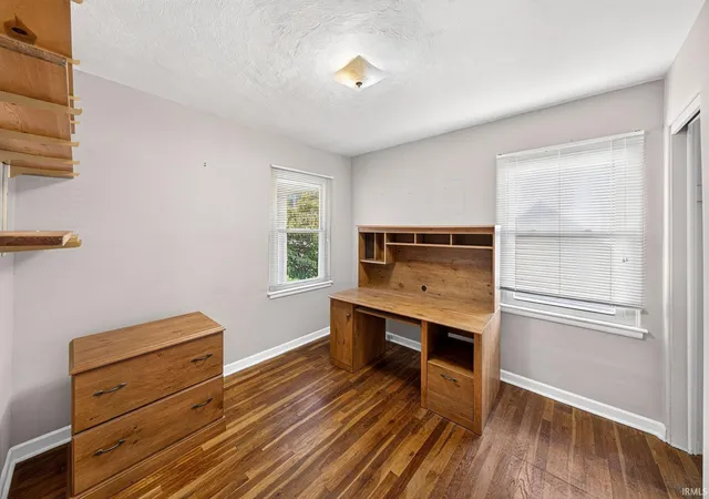 Photo 3 of Manufactured home for sale at 2121 Homewood Ave, Mishawaka, IN 46544 | MLS# 202633988 | Listing updated on 2026-08-31