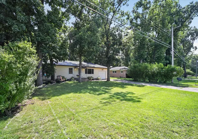 Photo 2 of Sale Pending at 318 N Beech Rd, Osceola, IN 46561 | MLS# 202633992 | Listing updated on 2026-08-20