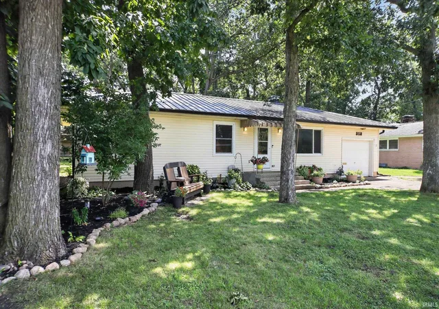 Photo 3 of Sale Pending at 318 N Beech Rd, Osceola, IN 46561 | MLS# 202633992 | Listing updated on 2026-08-20
