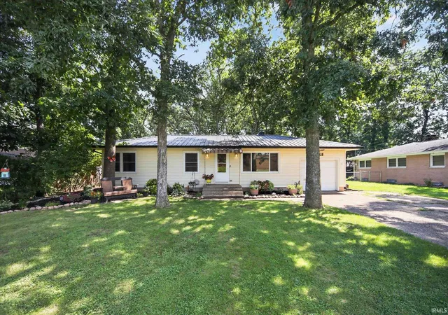 Photo 4 of Sale Pending at 318 N Beech Rd, Osceola, IN 46561 | MLS# 202633992 | Listing updated on 2026-08-20