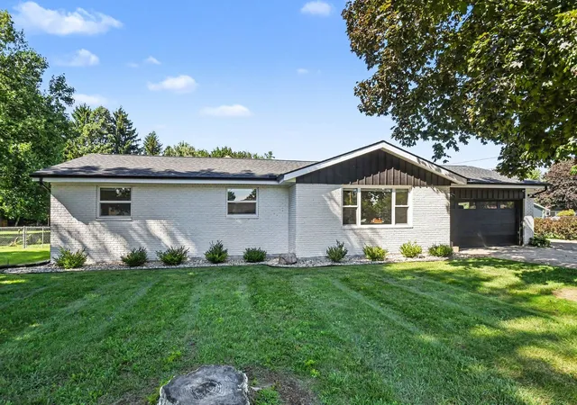 Photo 1 of Manufactured home for sale at 15219 Kerlin Dr, Granger, IN 46530 | MLS# 202633996 | Listing updated on 2026-10-05