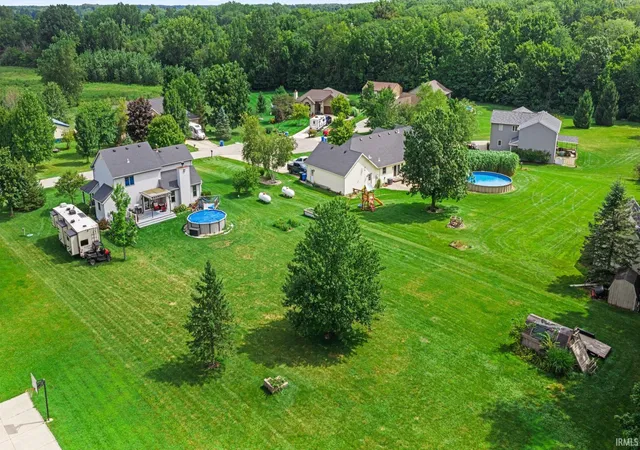 Photo 3 of Sale Pending at 6408 E Edgewood Dr, Churubusco, IN 46723 | MLS# 202634005 | Listing updated on 2026-08-28