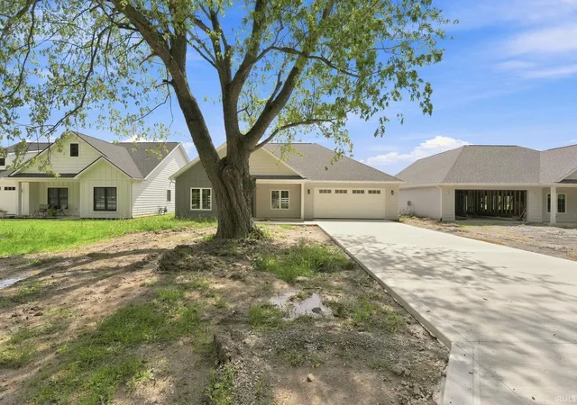 Photo 3 of Manufactured home for sale at 2210 E 250 North Rd, Bluffton, IN 46714 | MLS# 202634022 | Listing updated on 2026-10-06