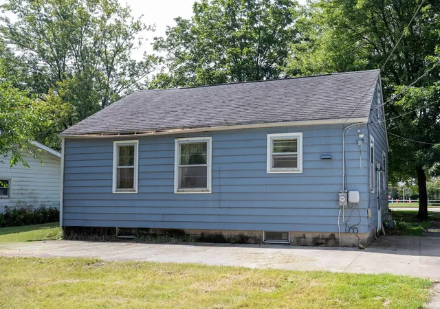Photo 3 of Sale Pending at 1125 Lincolnway E, Plymouth, IN 46563 | MLS# 202634026 | Listing updated on 2026-08-22