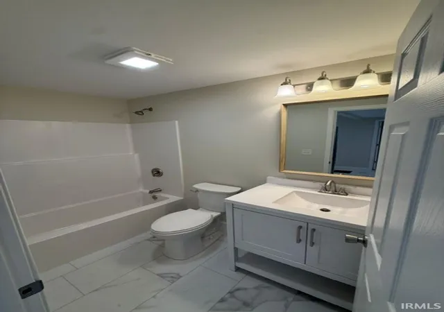 Photo 15 of Manufactured home for sale at 240 E Grove St, Bloomfield, IN 47424 | MLS# 202634035 | Listing updated on 2026-08-31