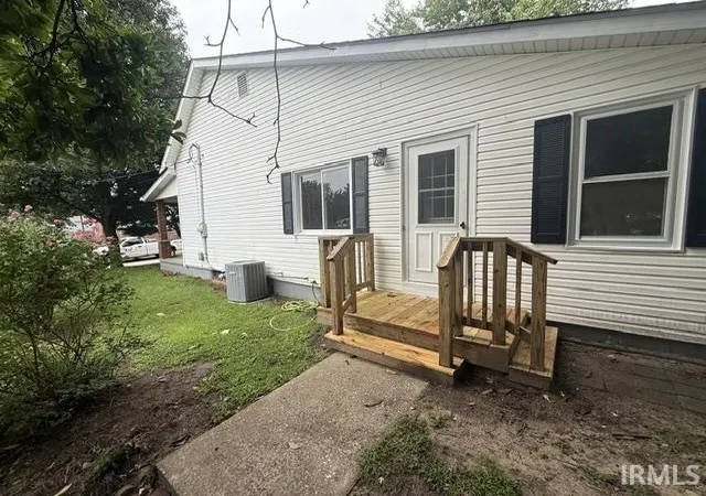 Photo 3 of Manufactured home for sale at 240 E Grove St, Bloomfield, IN 47424 | MLS# 202634035 | Listing updated on 2026-08-31