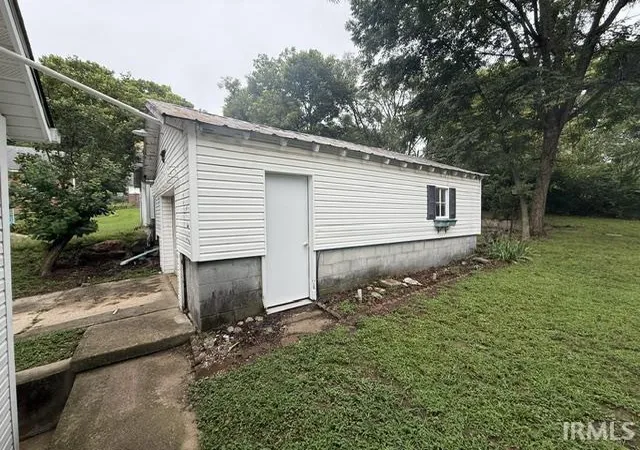 Photo 4 of Manufactured home for sale at 240 E Grove St, Bloomfield, IN 47424 | MLS# 202634035 | Listing updated on 2026-08-31