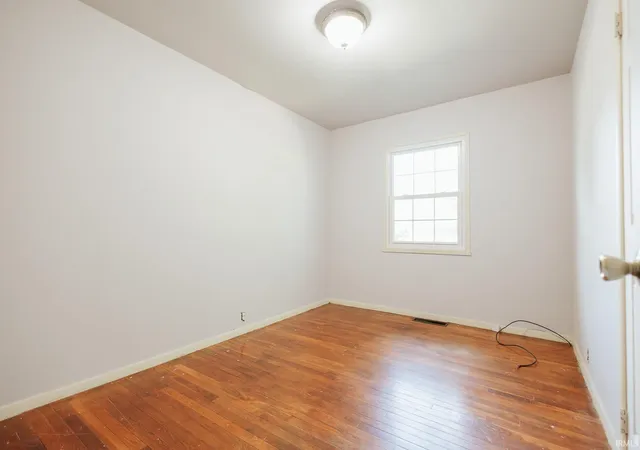 Photo 3 of Manufactured home for sale at 4331 Stratford Rd, Evansville, IN 47710 | MLS# 202634044 | Listing updated on 2026-09-23