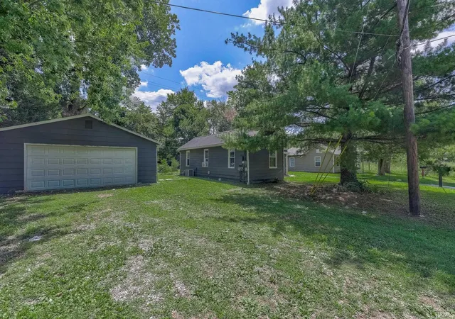 Photo 2 of Sale Pending at 2809 Grove St, Evansville, IN 47710 | MLS# 202634048 | Listing updated on 2026-09-04