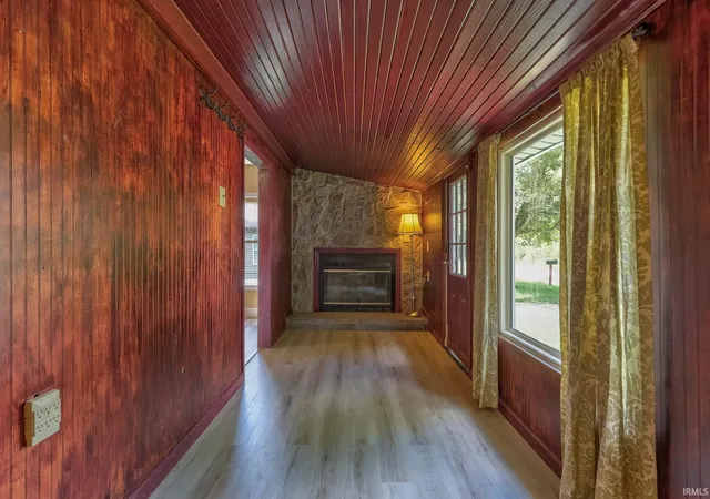 Photo 3 of Sale Pending at 2809 Grove St, Evansville, IN 47710 | MLS# 202634048 | Listing updated on 2026-09-04