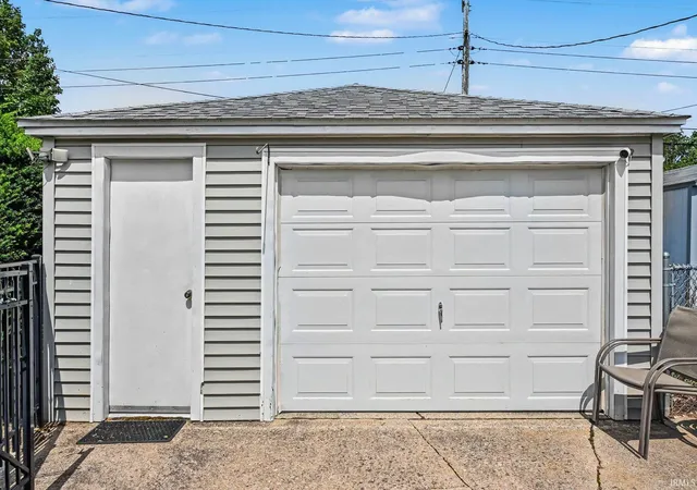 Photo 3 of Sale Pending at 2633 Edison Rd, South Bend, IN 46615 | MLS# 202634055 | Listing updated on 2026-10-16