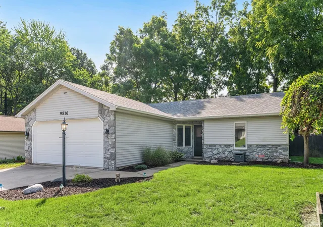 Photo 3 of Sale Pending at 9816 Mustang Dr, Fort Wayne, IN 46825 | MLS# 202634071 | Listing updated on 2026-08-21