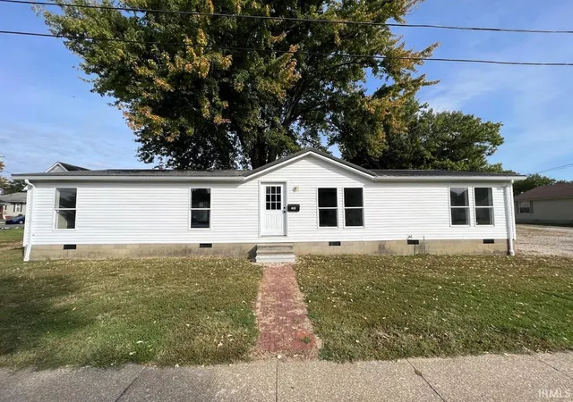 Manufactured home for sale at 704 E 1st Street, Huntingburg, IN 47542 | MLS# 202634074
