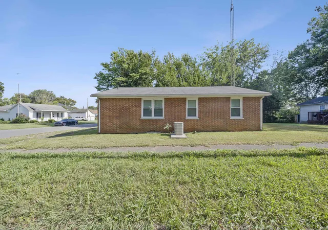 Photo 3 of Manufactured home for sale at 831 Mill St, Mount Vernon, IN 47620 | MLS# 202634084 | Listing updated on 2026-09-18