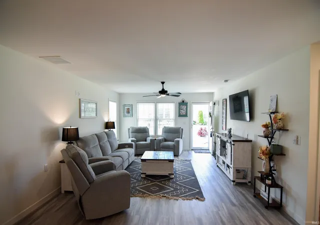 Photo 4 of Condo for sale at 2543 Pecan Tr, Evansville, IN 47715 | MLS# 202634089 | Listing updated on 2026-09-18