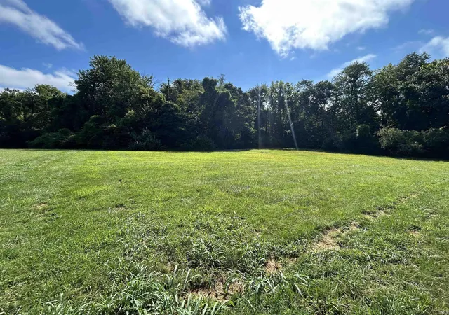 Photo 3 of Sale Pending at 2779 E Beechwood Ln, Vincennes, IN 47591 | MLS# 202634098 | Listing updated on 2026-09-21