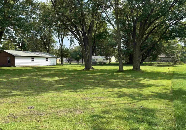 Photo 2 of Sale Pending at 5405 Fernwood Ave, Fort Wayne, IN 46809 | MLS# 202634106 | Listing updated on 2026-08-20