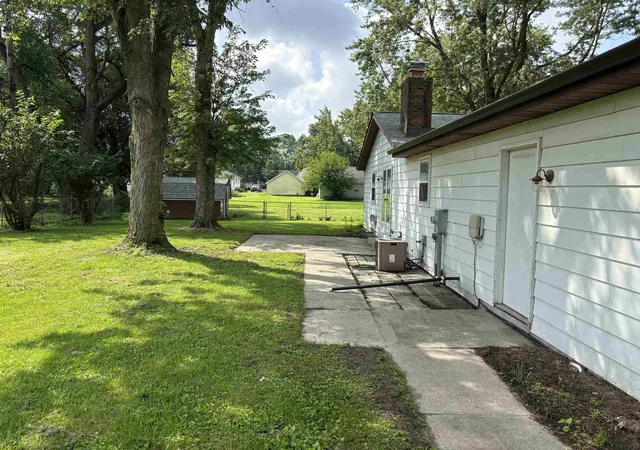 Photo 3 of Sale Pending at 5405 Fernwood Ave, Fort Wayne, IN 46809 | MLS# 202634106 | Listing updated on 2026-08-20