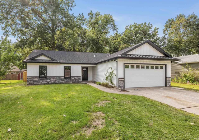 Photo 1 of Sale Pending at 6211 Brandonwood Ln, Fort Wayne, IN 46835 | MLS# 202634109 | Listing updated on 2026-08-28