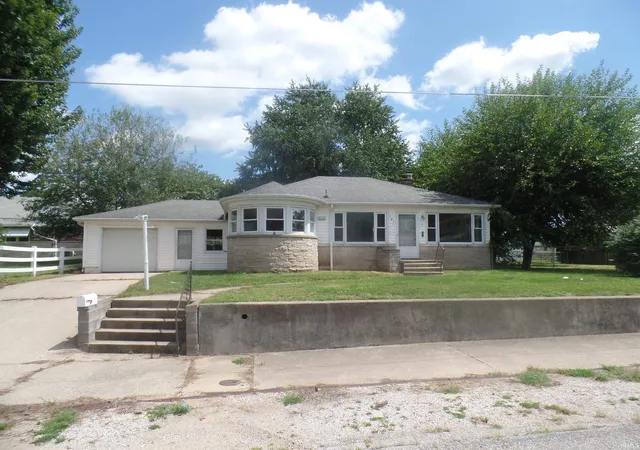 Photo 1 of Manufactured home for sale at 121 S Lewis St, Bloomfield, IN 47424 | MLS# 202634111 | Listing updated on 2026-09-23