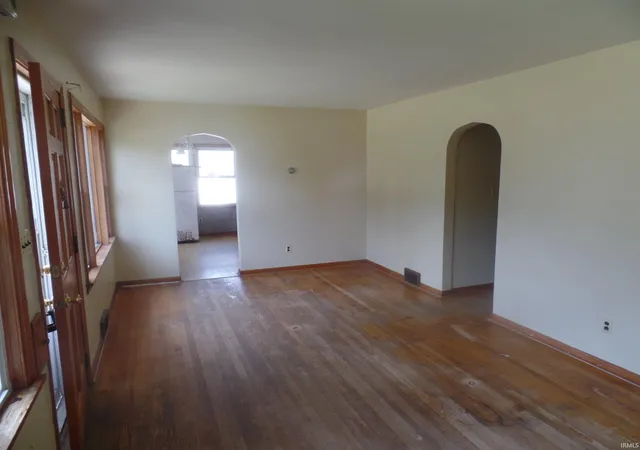 Photo 3 of Manufactured home for sale at 121 S Lewis St, Bloomfield, IN 47424 | MLS# 202634111 | Listing updated on 2026-09-23