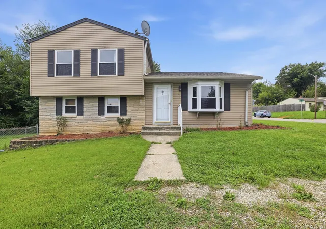 Photo 1 of Manufactured home for sale at 831 W Briarcliff Dr, Bloomington, IN 47404 | MLS# 202634125 | Listing updated on 2026-09-16