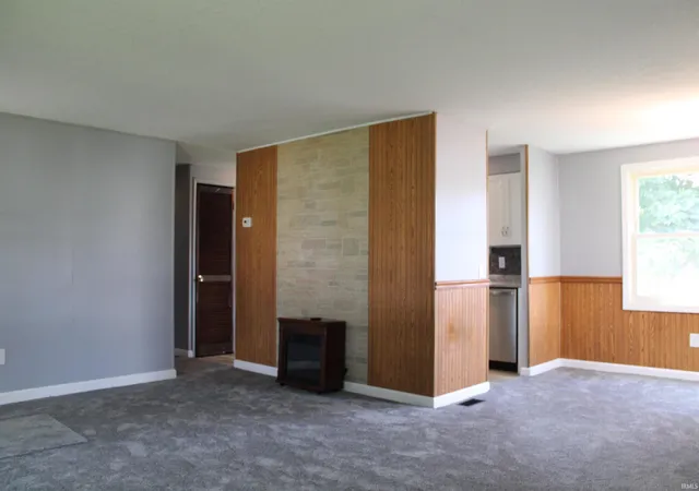Photo 3 of Manufactured home for sale at 313 N West St, Milford, IN 46542 | MLS# 202634150 | Listing updated on 2026-10-06