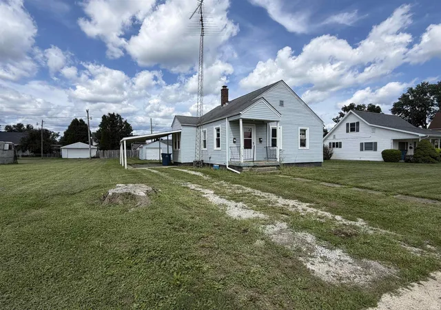 Photo 2 of Manufactured home for sale at 507 E S C St, Gas City, IN 46933 | MLS# 202634159 | Listing updated on 2026-09-13