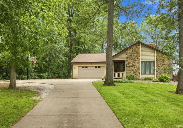 Photo 3 of Sale Pending at 7 Concord Pl, Lafayette, IN 47909 | MLS# 202634179 | Listing updated on 2026-08-30