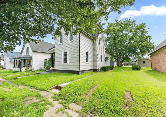 Photo 2 of Manufactured home for sale at 2817 John St, Fort Wayne, IN 46806 | MLS# 202634186 | Listing updated on 2026-09-01
