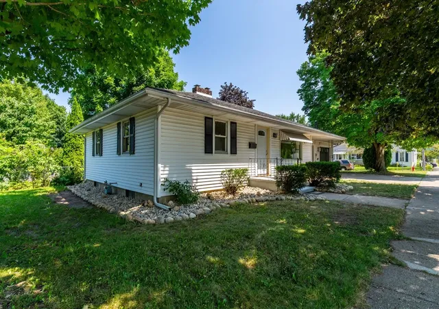 Photo 2 of Manufactured home for sale at 107 E Felicity St, Angola, IN 46703 | MLS# 202634187 | Listing updated on 2026-09-18