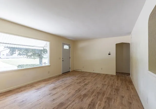 Photo 4 of Manufactured home for sale at 107 E Felicity St, Angola, IN 46703 | MLS# 202634187 | Listing updated on 2026-10-09