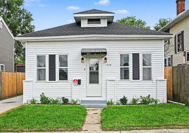 Photo 1 of Sale Pending at 1628 Catalpa Ave, South Bend, IN 46613 | MLS# 202634188 | Listing updated on 2026-08-29