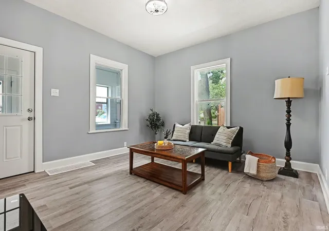 Photo 2 of Sale Pending at 1628 Catalpa Ave, South Bend, IN 46613 | MLS# 202634188 | Listing updated on 2026-08-29
