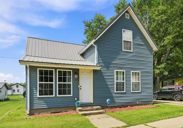 Photo 1 of Sale Pending at 712 N Cavin St, Ligonier, IN 46767 | MLS# 202634189 | Listing updated on 2026-09-16