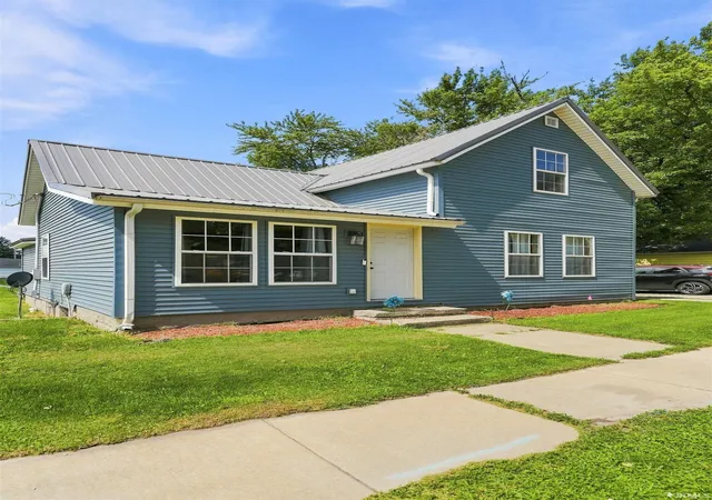 Photo 3 of Sale Pending at 712 N Cavin St, Ligonier, IN 46767 | MLS# 202634189 | Listing updated on 2026-09-16