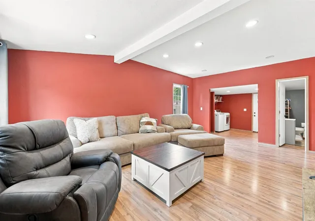 Photo 4 of Sale Pending at 712 N Cavin St, Ligonier, IN 46767 | MLS# 202634189 | Listing updated on 2026-09-16