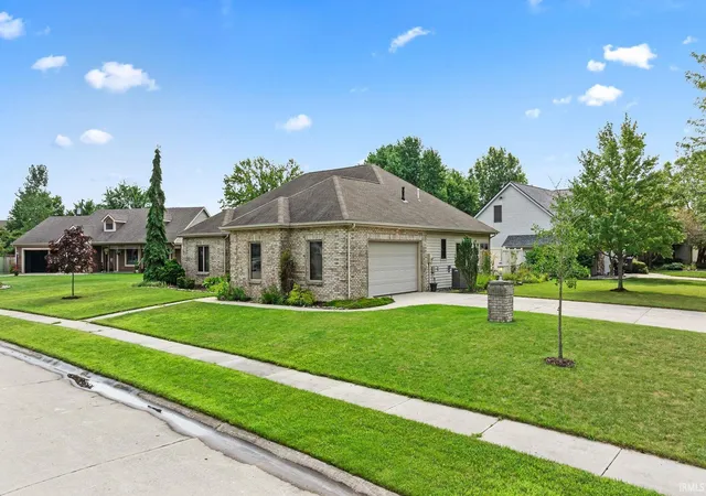 Photo 3 of Sale Pending at 9429 Fireside Ct, Fort Wayne, IN 46804 | MLS# 202634205 | Listing updated on 2026-09-17