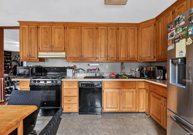 Photo 3 of Manufactured home for sale at 40 West Ct, Lafayette, IN 47909 | MLS# 202634211 | Listing updated on 2026-09-21