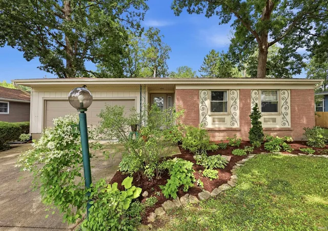 Photo 1 of Sale Pending at 3017 Curdes Ave, Fort Wayne, IN 46805 | MLS# 202634214 | Listing updated on 2026-08-22