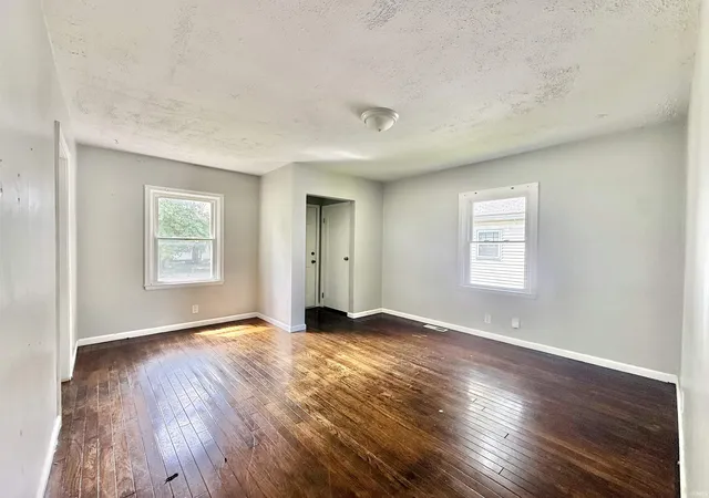 Photo 3 of Manufactured home for sale at 1040 Covert Ave, Evansville, IN 47714 | MLS# 202634220 | Listing updated on 2026-10-05