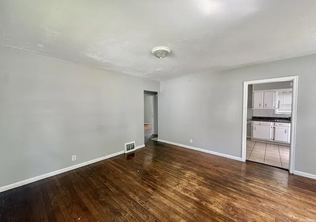 Photo 4 of Manufactured home for sale at 1040 Covert Ave, Evansville, IN 47714 | MLS# 202634220 | Listing updated on 2026-10-05