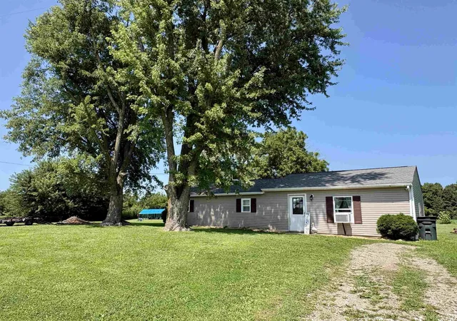 Photo 2 of Sale Pending at 2118 W Tower Rd, Williamsport, IN 47993 | MLS# 202634227 | Listing updated on 2026-08-26
