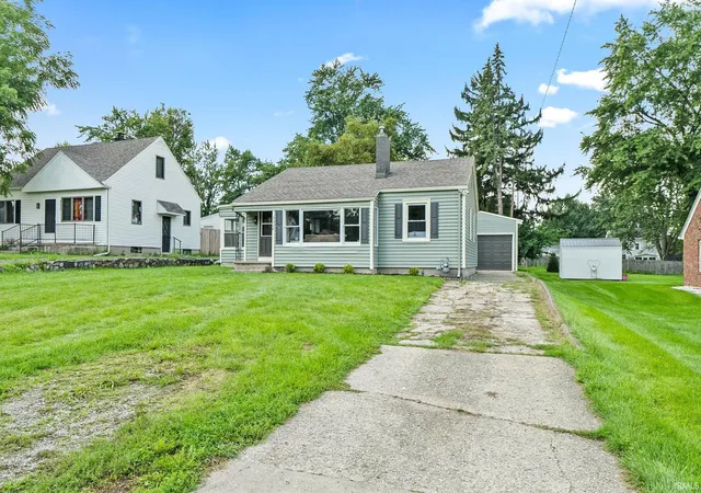 Photo 1 of Sale Pending at 2004 Sunnymede Dr, Fort Wayne, IN 46803 | MLS# 202634240 | Listing updated on 2026-08-21
