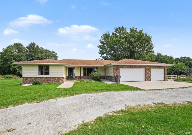 Photo 3 of Sale Pending at 2275 S 625 W, Topeka, IN 46571 | MLS# 202634247 | Listing updated on 2026-09-22