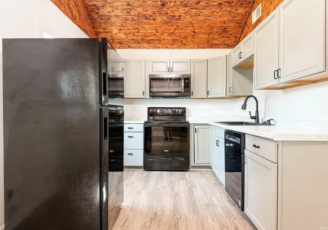Photo 2 of Manufactured home for sale at 224 Madison Ave, Peru, IN 46970 | MLS# 202634265 | Listing updated on 2026-08-25
